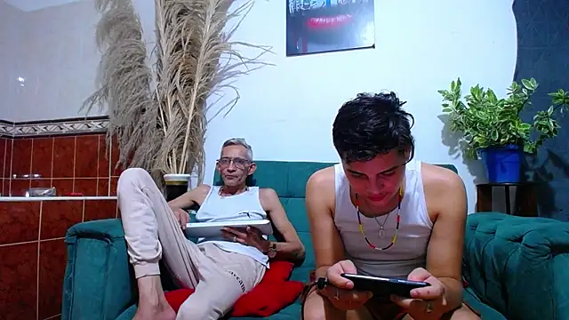 Leon hot X online show from January 30, 2025, 7:18 am