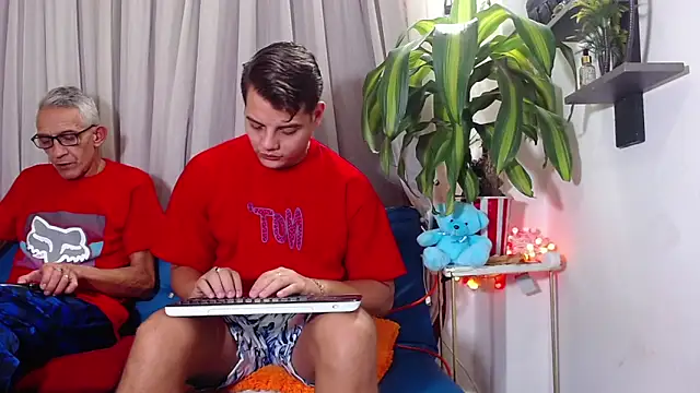 Leon hot X online show from February 26, 2026, 7:47 pm