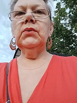 Snezhana online show from June 8, 2026, 6:52 pm