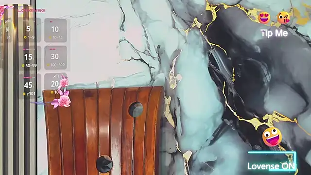 khiara moretti online show from February 16, 2026, 7:45 pm