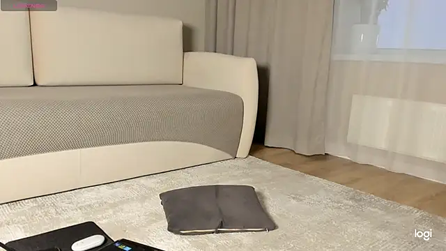 Snapshot of AmelinaLove chatting on November 17, 2025, 1:42 am AmelinaLove online show from November 17, 2025, 1:42 am