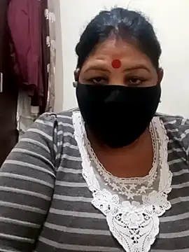 Snapshot of Shoni__ chatting on December 10, 2024, 8:05 pm Shoni online show from December 10, 2024, 8:05 pm