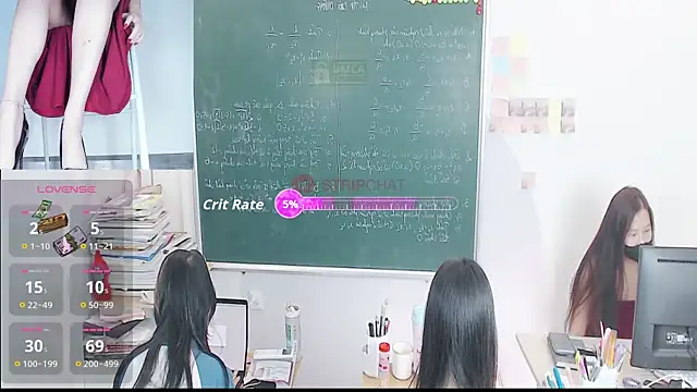 Snapshot of _Math_ chatting on November 25, 2025, 10:48 am Math online show from November 25, 2025, 10:48 am