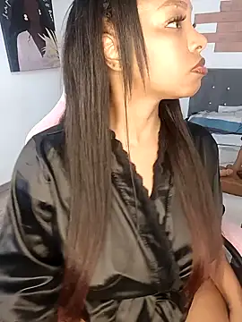 kitty  blackgl online show from February 25, 2025, 4:25 pm