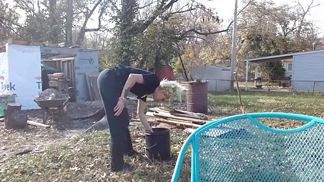 watermellonpussy online show from November 17, 2025, 5:50 pm