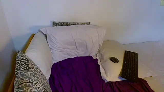 Snapshot of samanta_r_ chatting on November 3, 2025, 4:43 pm samanta r online show from November 3, 2025, 4:43 pm