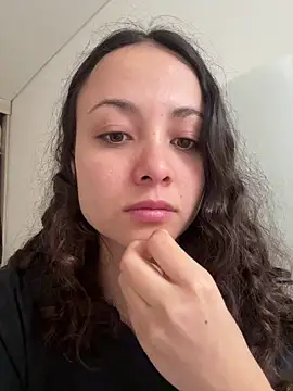 Megan Rodrigo online show from May 19, 2026, 12:01 pm