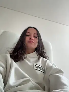 Megan Rodrigo online show from May 26, 2026, 1:20 pm