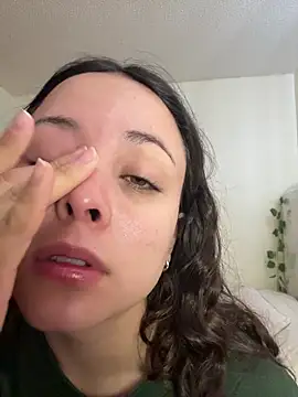 Megan Rodrigo online show from February 11, 2026, 1:55 pm