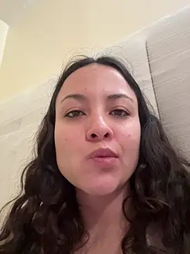 Megan Rodrigo online show from February 23, 2026, 1:55 pm