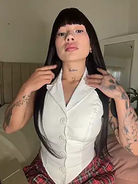 Snapshot of Roxanne_08 chatting on December 4, 2025, 7:24 pm Roxanne 08 online show from December 4, 2025, 7:24 pm