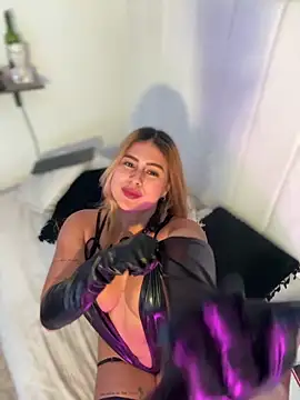 Amber Martins  online show from September 18, 2025, 12:57 am