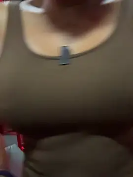 Amber Martins  online show from March 20, 2025, 7:35 pm