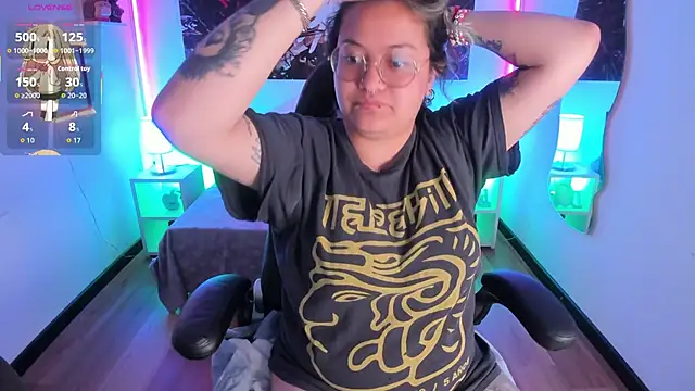 lucky-leah online show from October 24, 2025, 4:11 am