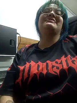 Snapshot of lucky-leah chatting on May 26, 2026, 3:37 am lucky-leah online show from May 26, 2026, 3:37 am