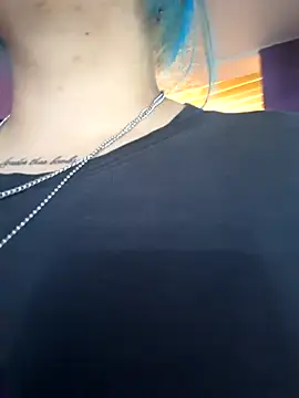 Snapshot of lucky-leah chatting on February 15, 2026, 4:02 am lucky-leah online show from February 15, 2026, 4:02 am