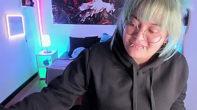 Snapshot of lucky-leah chatting on January 15, 2026, 4:05 am lucky-leah online show from January 15, 2026, 4:05 am