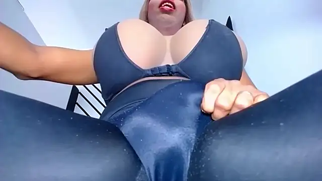 valentinabigcock23 online show from November 22, 2025, 8:08 pm