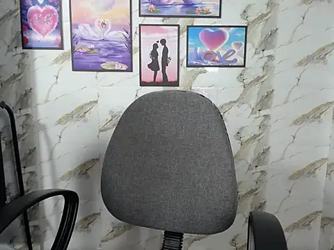 Snapshot of Love_bug15 chatting on March 17, 2025, 3:03 am Love bug15 online show from March 17, 2025, 3:03 am