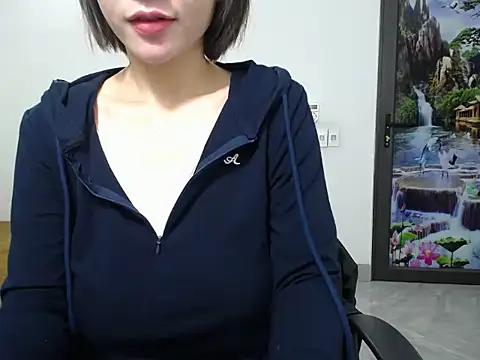 Snapshot of Love_bug15 chatting on February 26, 2025, 7:23 am Love bug15 online show from February 26, 2025, 7:23 am