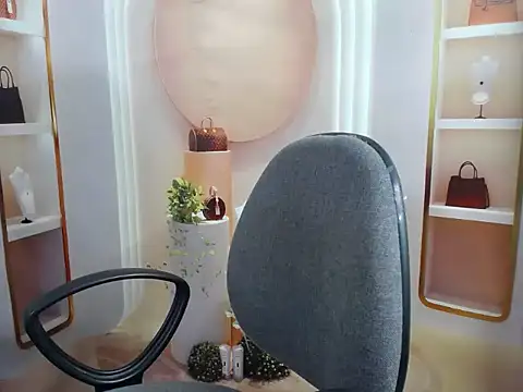 Love bug15 online show from January 12, 2026, 1:23 am