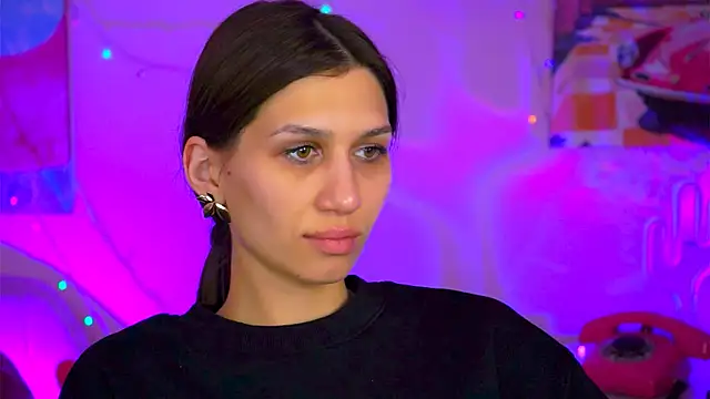 Snapshot of MollyPerry chatting on March 18, 2025, 10:15 pm MollyPerry online show from March 18, 2025, 10:15 pm