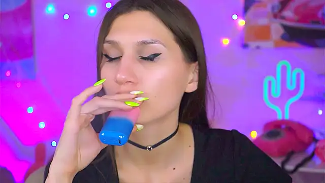 Snapshot of MollyPerry chatting on March 13, 2025, 10:21 pm MollyPerry online show from March 13, 2025, 10:21 pm