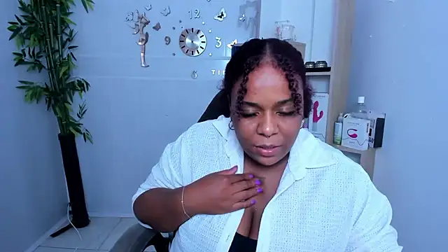 bbw charlote online show from August 6, 2026, 12:22 pm