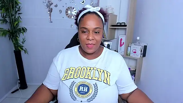bbw charlote online show from August 1, 2026, 12:25 pm