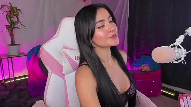 Snapshot of Violetta_kim1 chatting on May 15, 2026, 9:46 pm Violetta kim1 online show from May 15, 2026, 9:46 pm