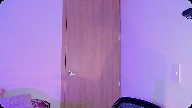 Candy beauty online show from March 6, 2026, 4:57 pm