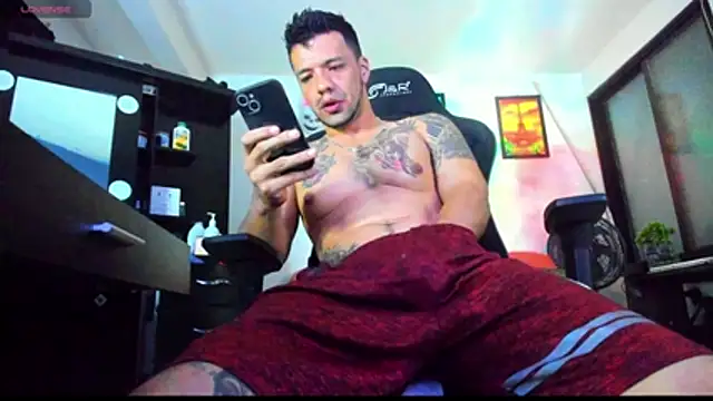 Snapshot of danitattoshot23cmc chatting on December 3, 2025, 3:18 am danitattoshot23cmc online show from December 3, 2025, 3:18 am