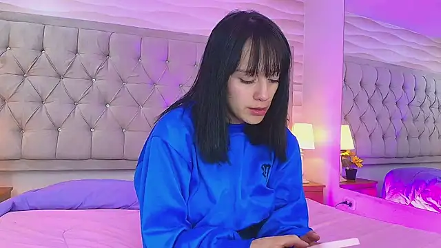 Snapshot of AlissonLopez_ chatting on March 14, 2025, 4:21 am AlissonLopez  online show from March 14, 2025, 4:21 am