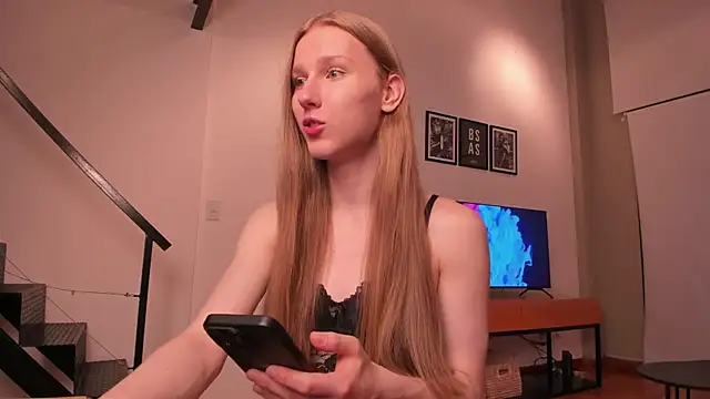 Snapshot of Mira_Lite chatting on December 18, 2025, 6:07 am Mira Lite online show from December 18, 2025, 6:07 am