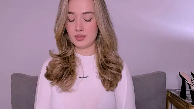 Snapshot of CindyKissable chatting on December 4, 2025, 5:23 pm CindyKissable online show from December 4, 2025, 5:23 pm