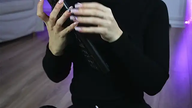 ivyleague  online show from February 8, 2026, 6:05 pm