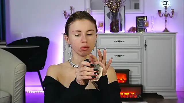 Snapshot of ivyleague_ chatting on October 16, 2025, 3:59 am ivyleague  online show from October 16, 2025, 3:59 am