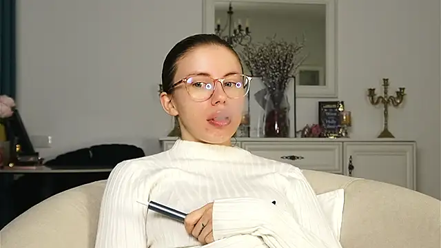 Snapshot of ivyleague_ chatting on October 12, 2025, 4:14 am ivyleague  online show from October 12, 2025, 4:14 am