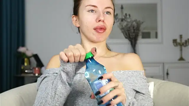 Snapshot of ivyleague_ chatting on October 9, 2025, 4:02 am ivyleague  online show from October 9, 2025, 4:02 am