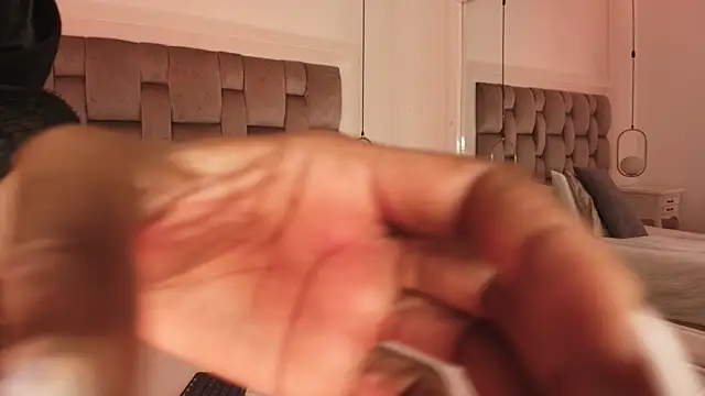 Snapshot of PamelaMendez_ chatting on November 29, 2025, 4:01 am PamelaMendez online show from November 29, 2025, 4:01 am