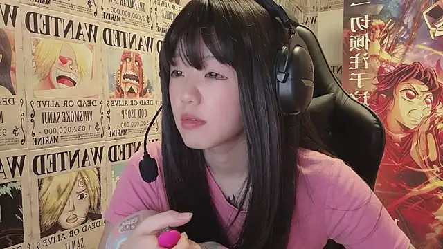 SNAKEgirlQAQ online show from May 31, 2026, 4:24 pm