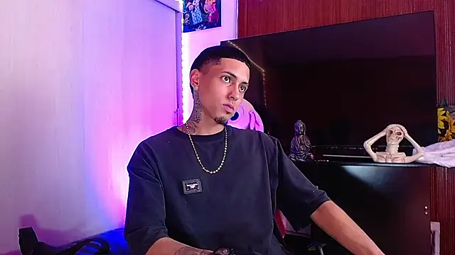 Liam lee online show from December 4, 2025, 6:29 pm