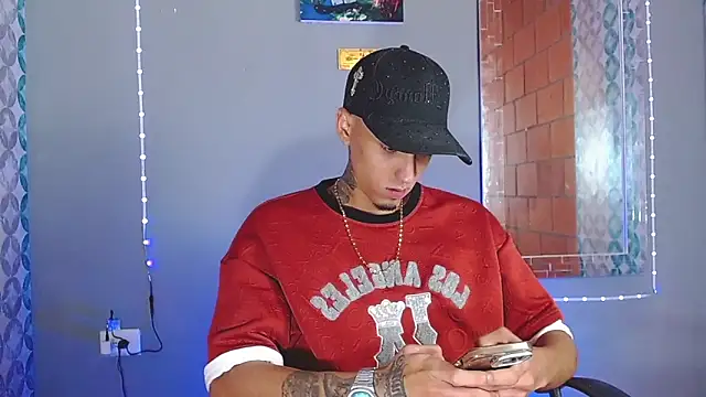 Snapshot of Liam_lee chatting on June 6, 2026, 8:58 pm Liam lee online show from June 6, 2026, 8:58 pm