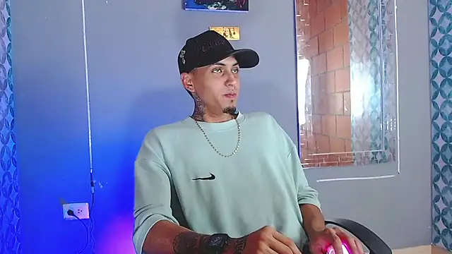 Snapshot of Liam_lee chatting on July 29, 2026, 9:03 pm Liam lee online show from July 29, 2026, 9:03 pm