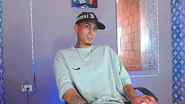 Snapshot of Liam_lee chatting on June 13, 2026, 9:13 pm Liam lee online show from June 13, 2026, 9:13 pm