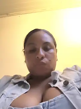 Francesca ferrari online show from May 22, 2026, 1:58 am
