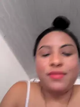 Snapshot of Francesca_ferrari chatting on December 21, 2025, 7:15 pm Francesca ferrari online show from December 21, 2025, 7:15 pm