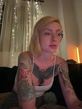 Snapshot of haileyhope_ chatting on June 17, 2026, 7:02 pm haileyhope online show from June 17, 2026, 7:02 pm