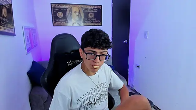 TylerWhite  online show from March 15, 2025, 2:46 am