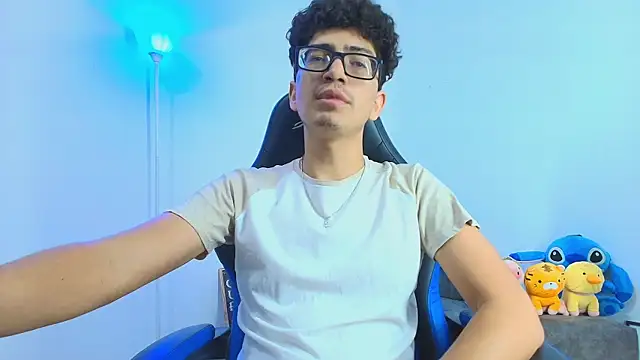 TylerWhite  online show from October 18, 2025, 4:14 am